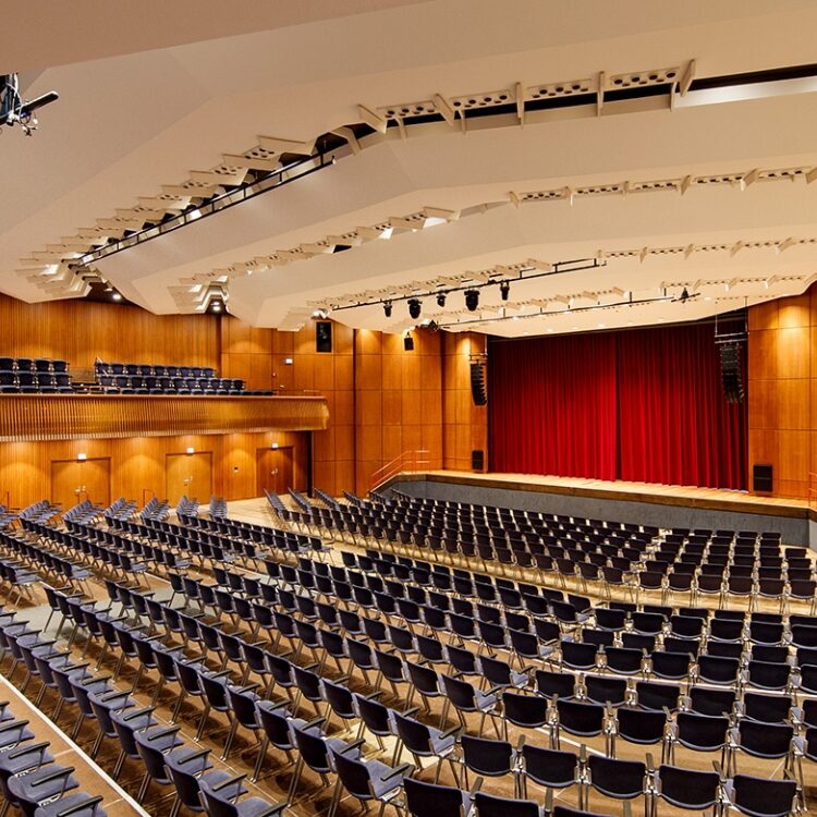 foggia-saal-reihenbestuhlung